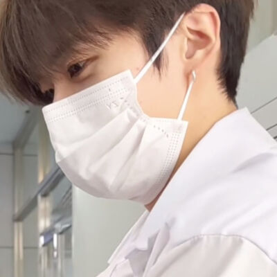 闫桉