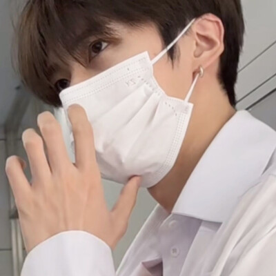 闫桉