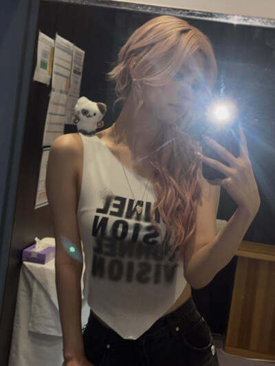 黄礼志 yeji