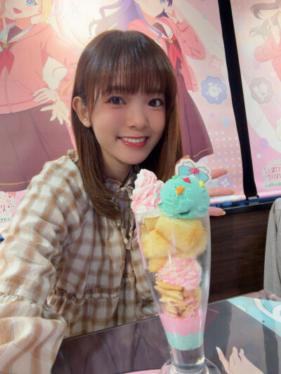 为联动咖啡宣传的三莲华