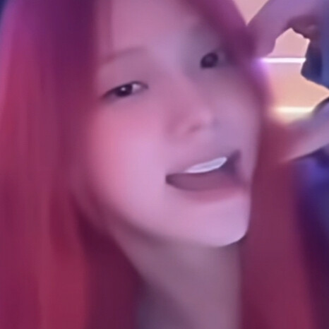  姐姐，又跟谁聊了？你怎么老是这样，你到底有没有想过我的感受？你跟别人聊天的时候有想过我吗？你难道不知道我一直在等你吗？我早就知道你会这样，都是你把我逼成了这样。我好恨你，但我又最爱你了。你到底想让我怎么样？可以不可以不要跟别人聊天了，多在乎我一点吧！