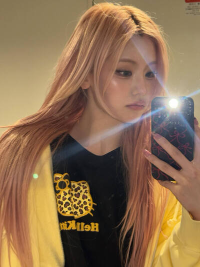 黄礼志 yeji