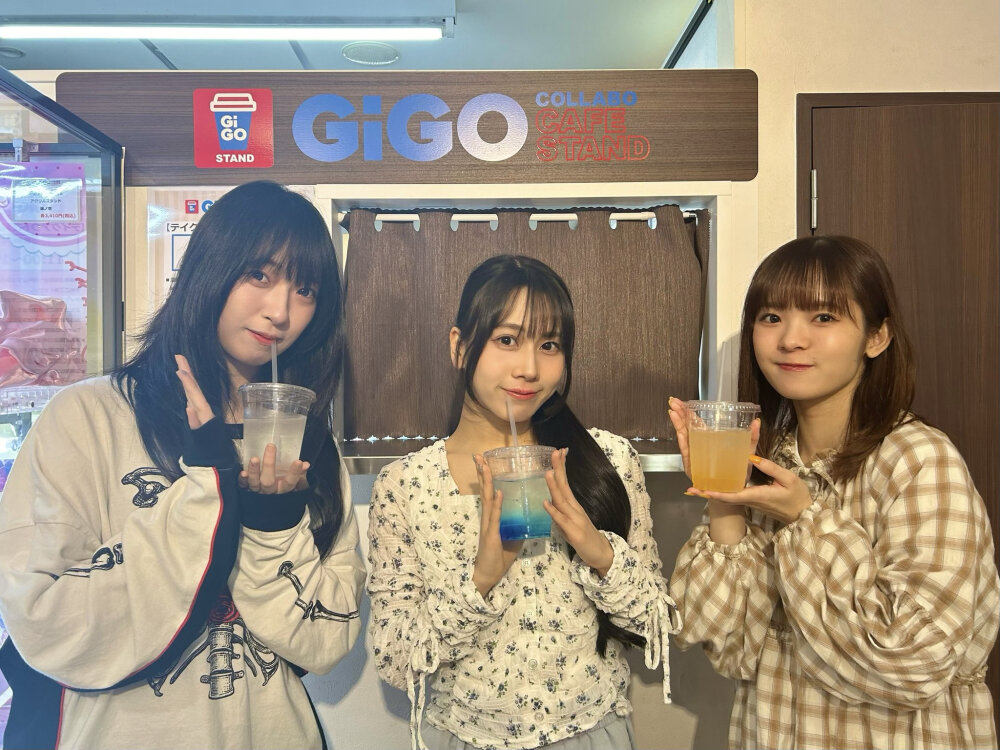 为联动咖啡宣传的三莲华