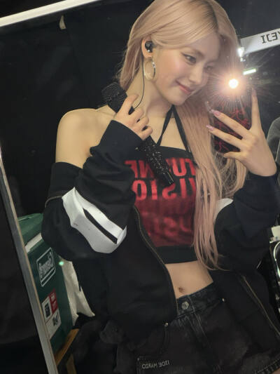 黄礼志 yeji