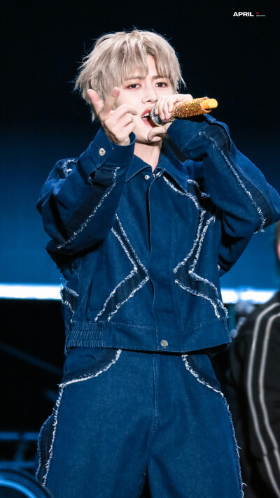 任嘉伦