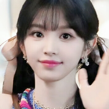 好想看这个双马尾小女孩