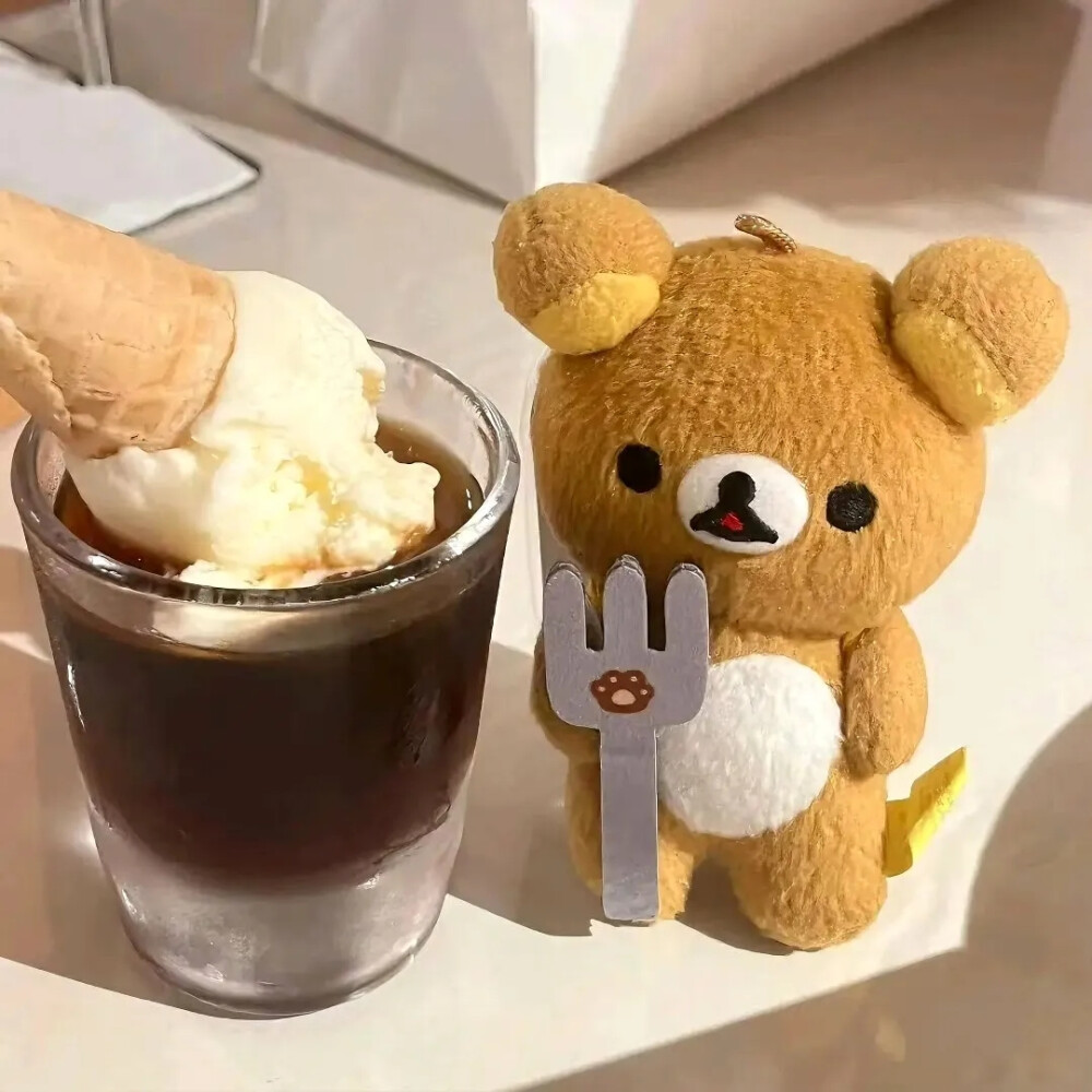 轻松熊背景图