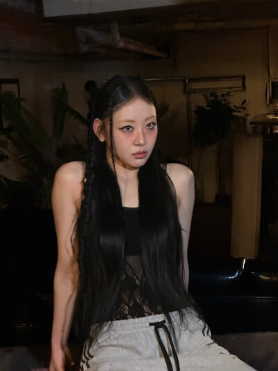 河秀映