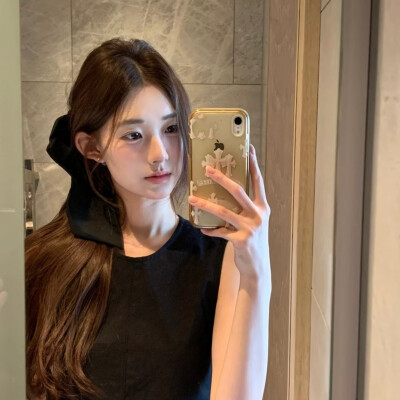 悄悄退场
