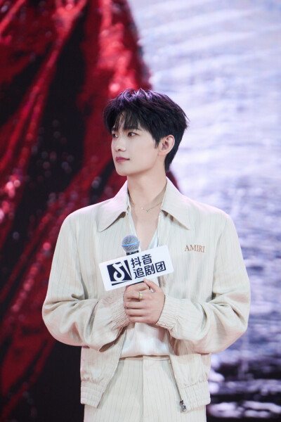 杨洋