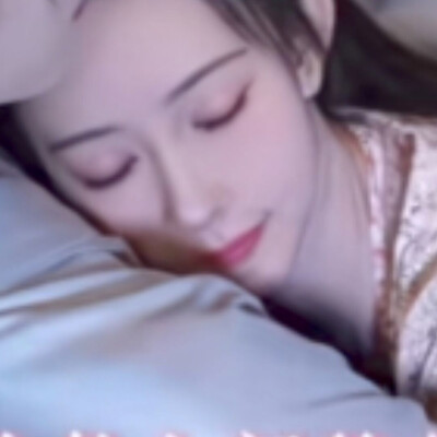 没想到吧还有几组！其实是因为一下发不了这么多然后我觉得六这个数字特别吉利，就分开发了（然后就是第二组其实看的出来不是一起的，因为我实在截不到合适的，但我觉得这两张莫名配就放一起啦，有没有人和我一样的想…