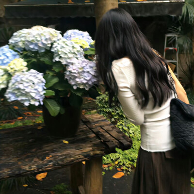 悄悄退场
