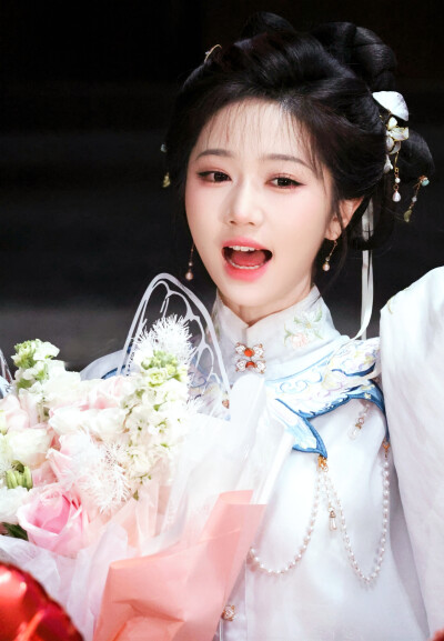 岳雨婷