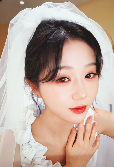 岳雨婷