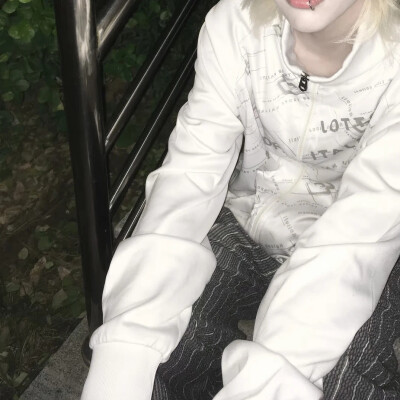 ✰
