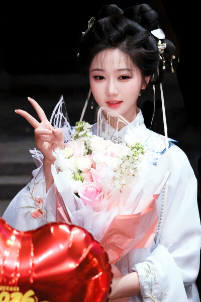岳雨婷