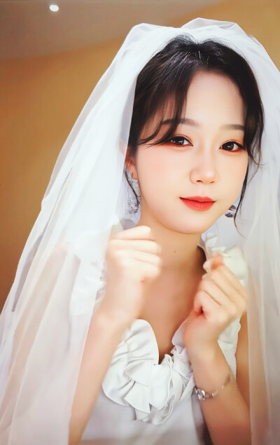岳雨婷