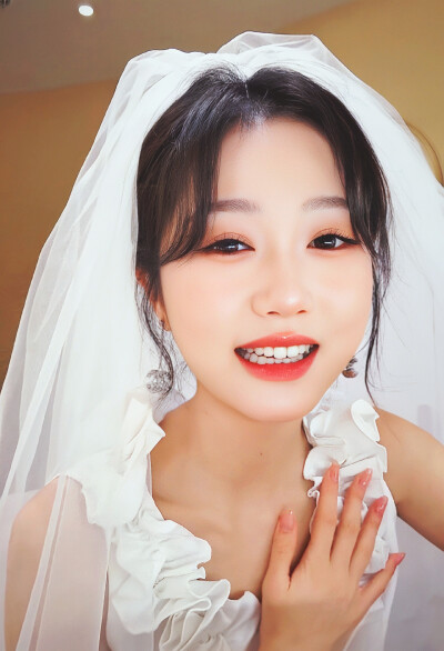 岳雨婷