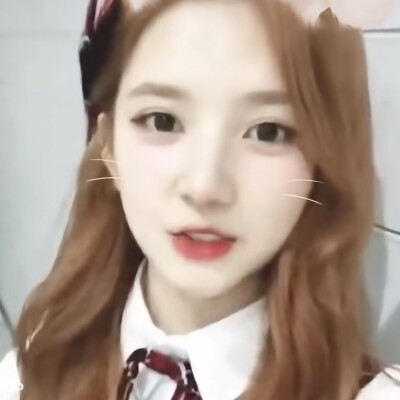 兔牙女孩
