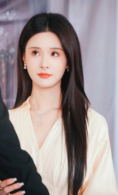 孟娜