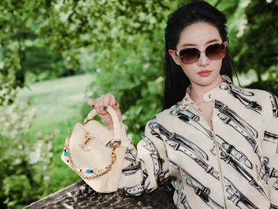 美国纽约 @刘亦菲 Louis Vuitton 2027早春秀
#刘亦菲路易威登品牌代言人# 2026.5.21