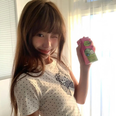 女