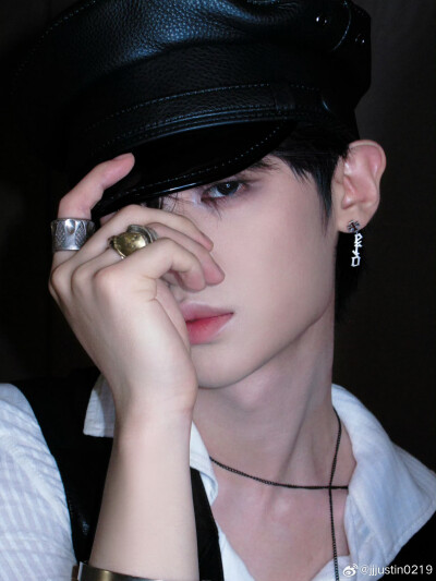 黄明昊