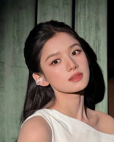 张婧仪