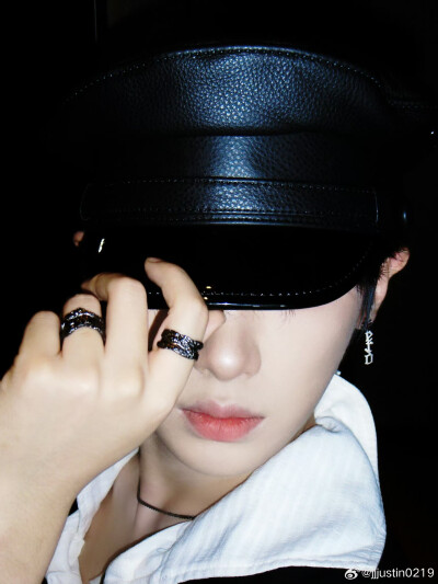 黄明昊
