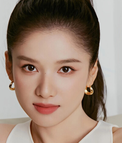 张婧仪