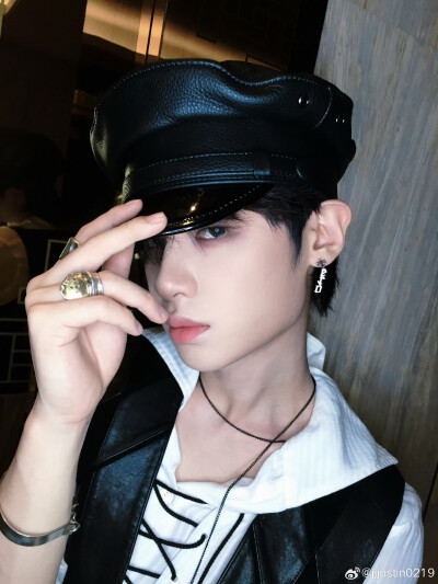 黄明昊