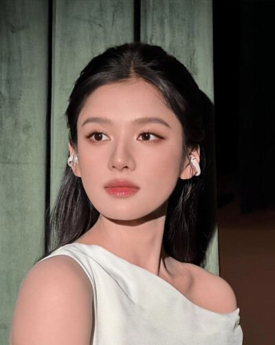 张婧仪