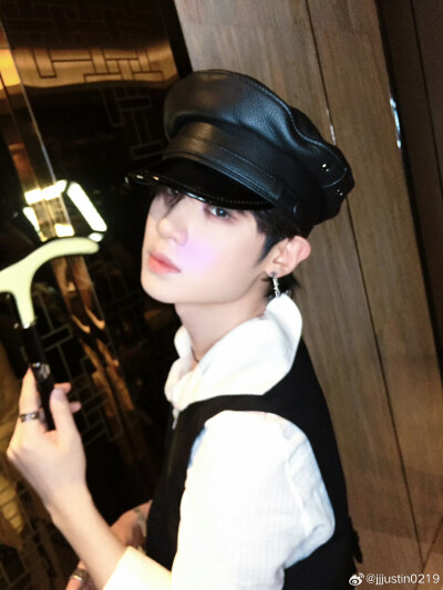 黄明昊