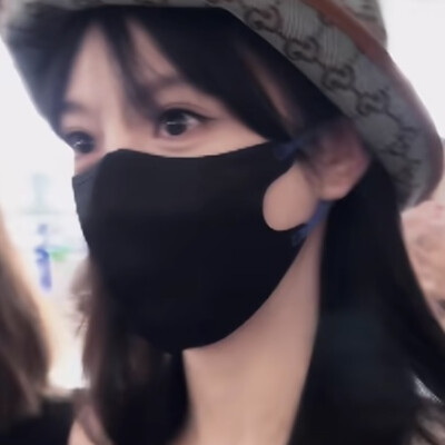 口罩女孩