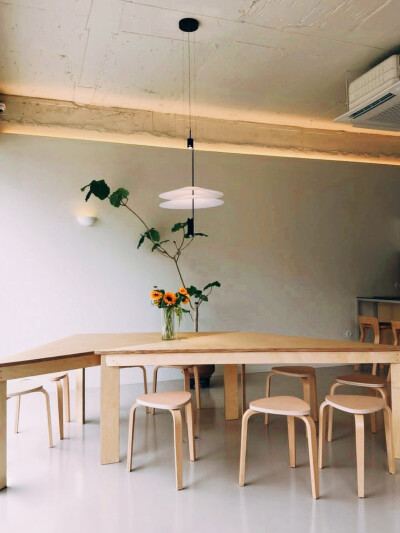 日常
“我们终究还是要回到现实”