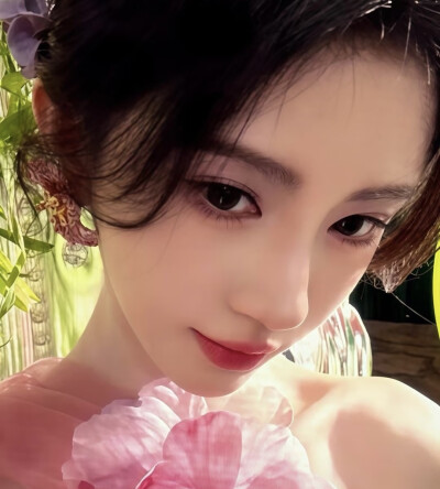 鞠婧祎