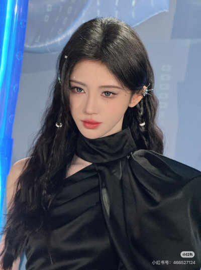 鞠婧祎
