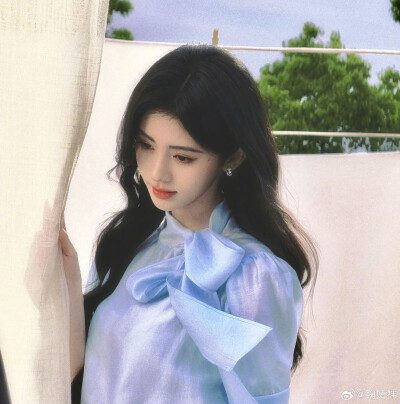 鞠婧祎