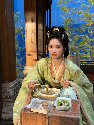 刘些宁
