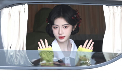 鞠婧祎