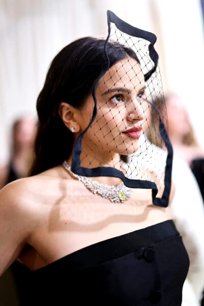 Rosalia的面纱（met gala 2024） ​​​