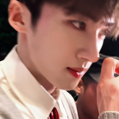 让春光也听 秋月也听