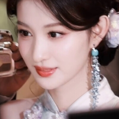 从前有座山，山上有棵树，树里有只妖