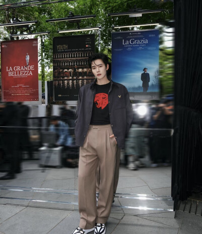 任豪