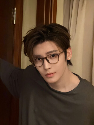 侯明昊