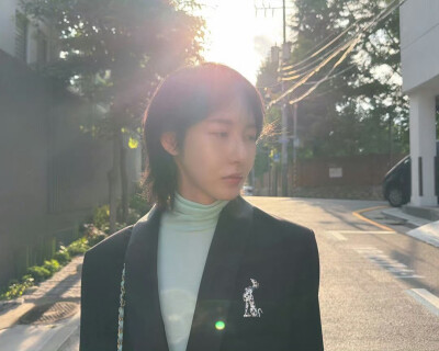 黄仁俊微博更新