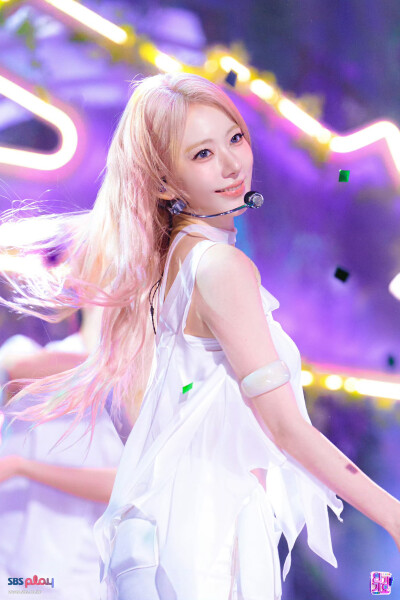 宮脇咲良