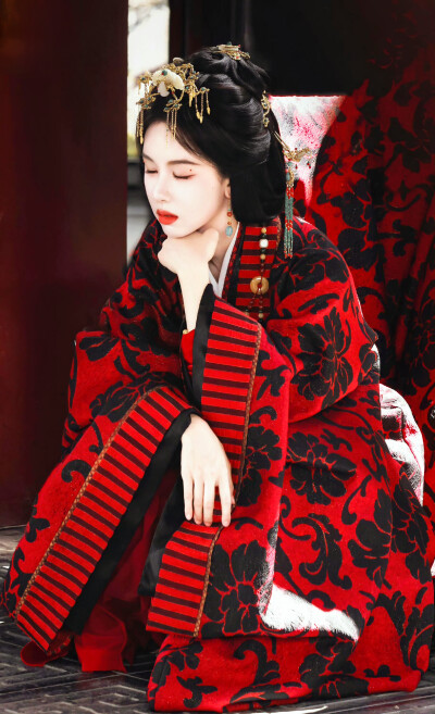 陈都灵