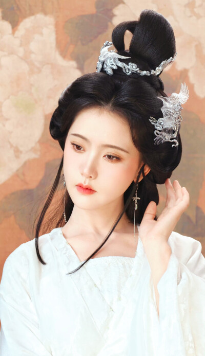 林秋奈