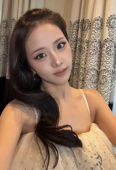 JISOO